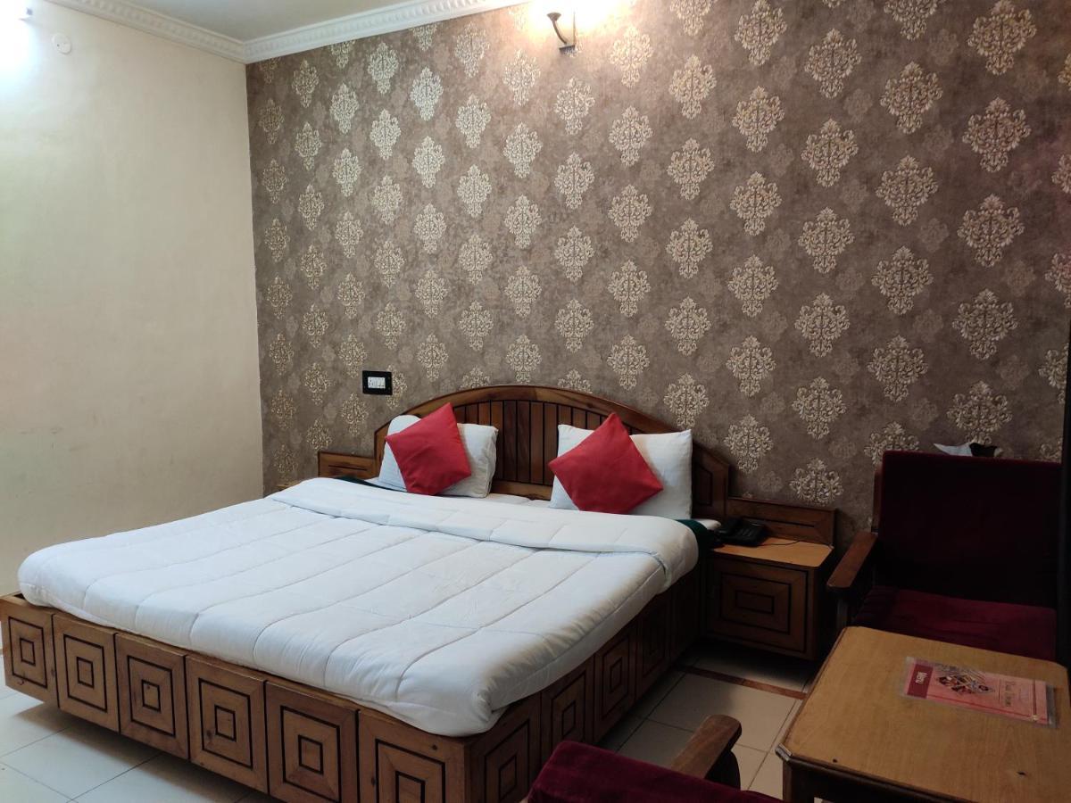 Hotel Royal Chamba  Luaran gambar
